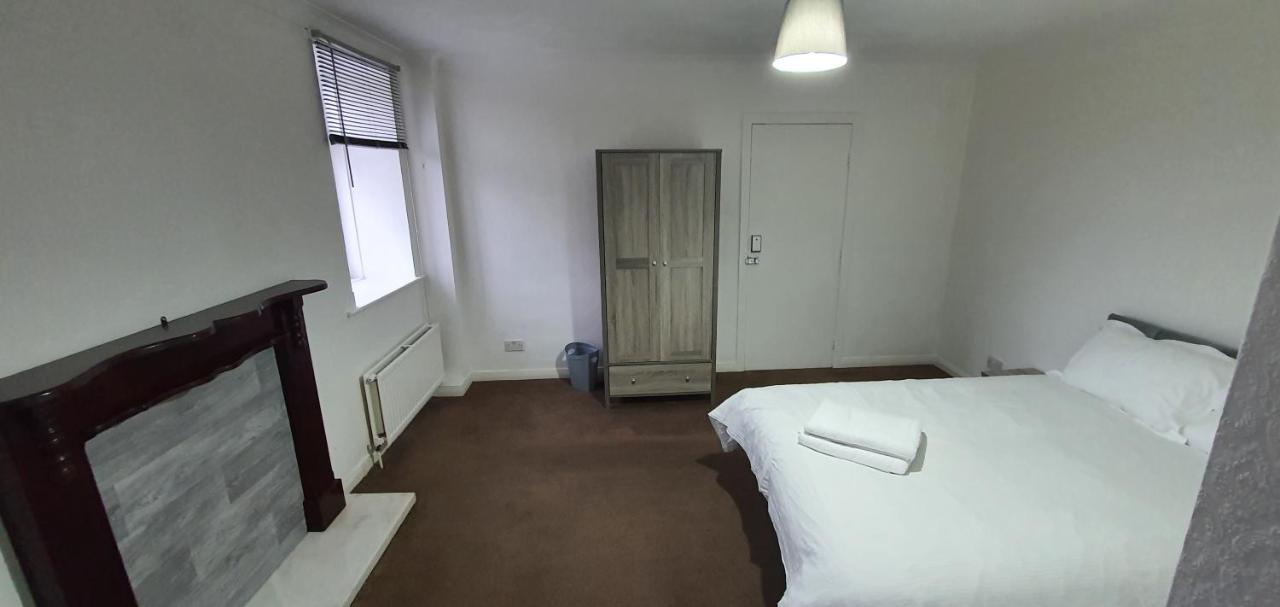 24Hr Self Check In Apartment Central Барнзли Екстериор снимка