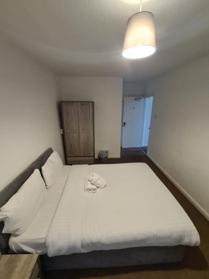24Hr Self Check In Apartment Central Барнзли Екстериор снимка