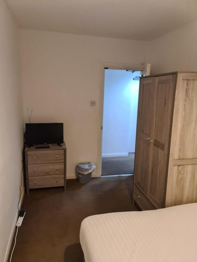24Hr Self Check In Apartment Central Барнзли Екстериор снимка